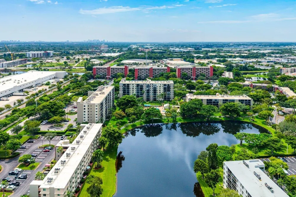 2205 S CYPRESS BEND DRIVE #103 Pompano Beach, FL 33069
