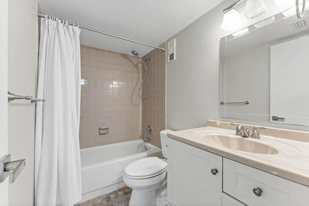 2205 S CYPRESS BEND DRIVE #103 Pompano Beach, FL 33069