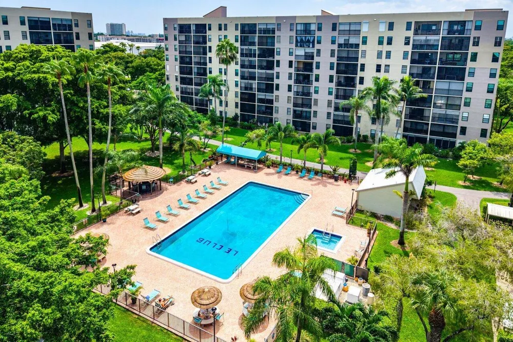 2205 S CYPRESS BEND DRIVE #103 Pompano Beach, FL 33069