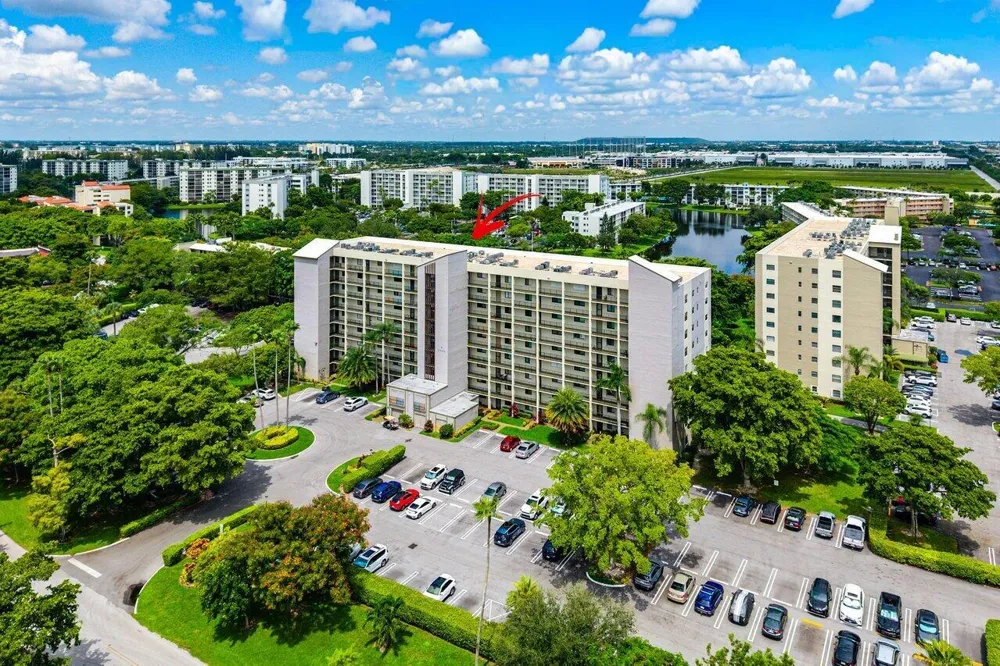 2205 S CYPRESS BEND DRIVE #103 Pompano Beach, FL 33069
