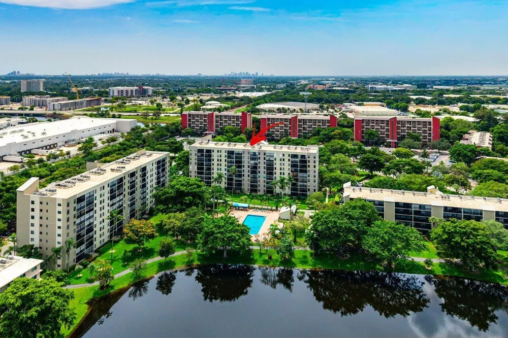 2205 S CYPRESS BEND DRIVE #103 Pompano Beach, FL 33069