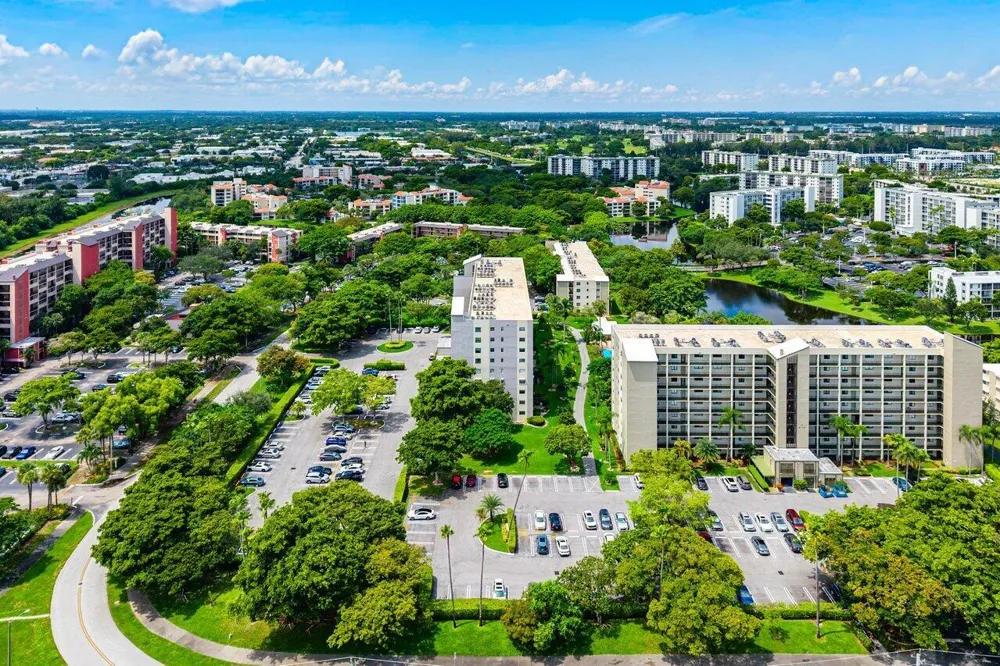 2205 S CYPRESS BEND DRIVE #103 Pompano Beach, FL 33069