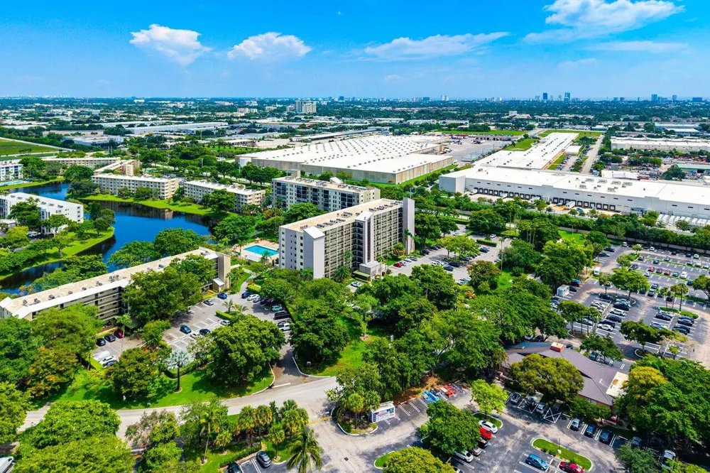 2205 S CYPRESS BEND DRIVE #103 Pompano Beach, FL 33069