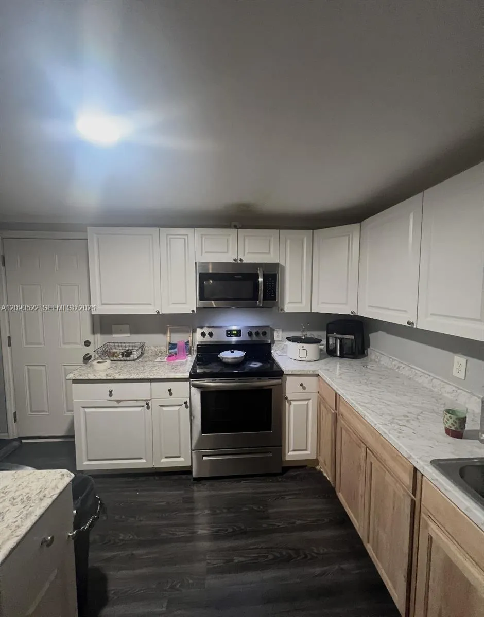 1051 Lake Dr Other City - In The State Of Florida, FL 32055