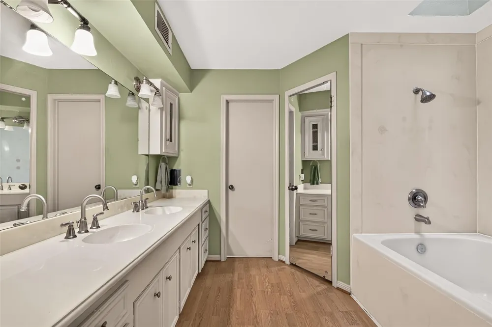 219 Essex Place Stafford, TX 77477