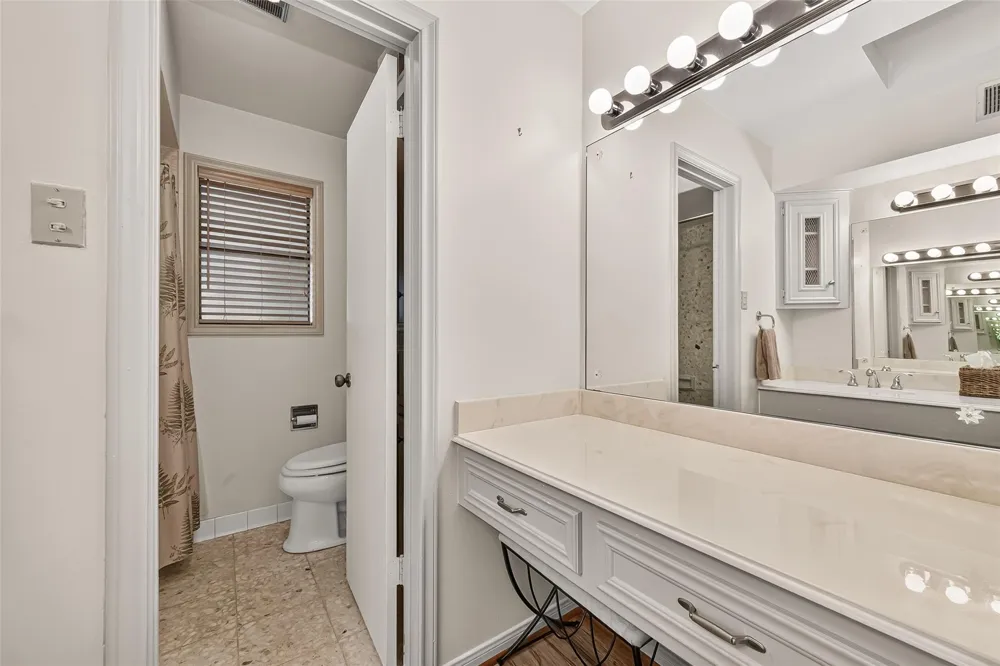 219 Essex Place Stafford, TX 77477