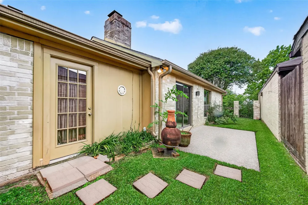 219 Essex Place Stafford, TX 77477