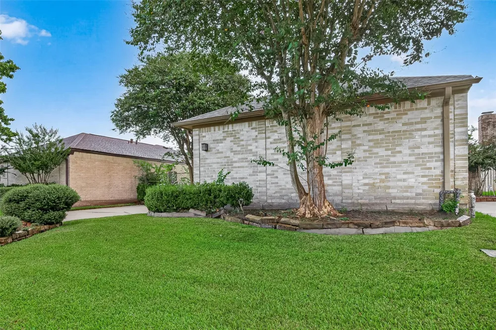 219 Essex Place Stafford, TX 77477