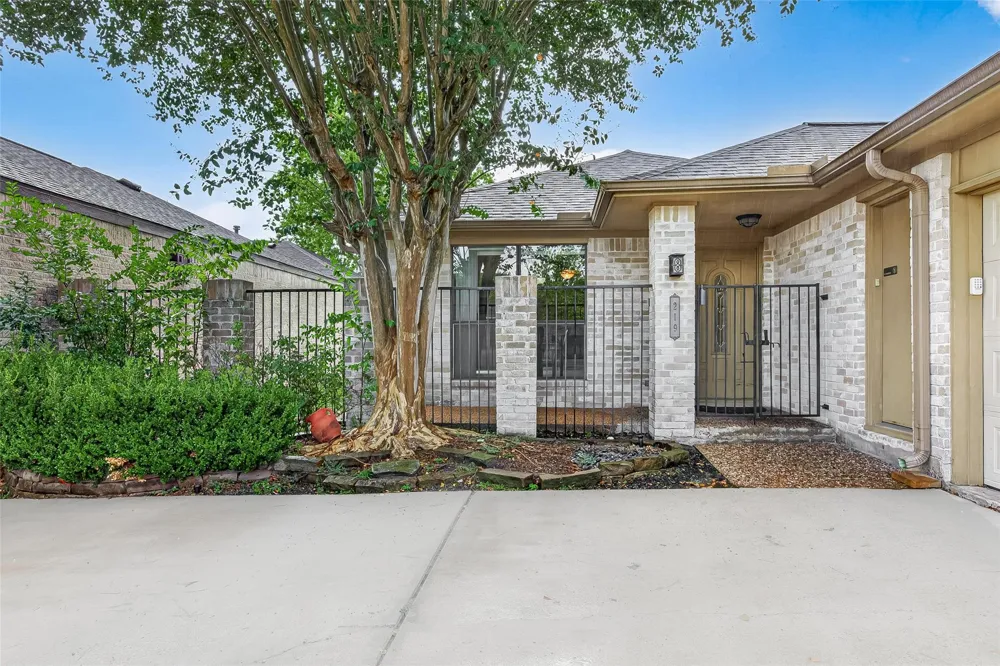 219 Essex Place Stafford, TX 77477