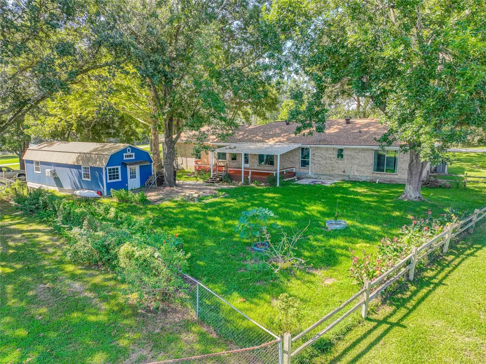 20 Valley Drive Coldspring, TX 77331