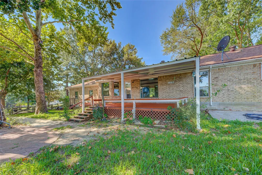 20 Valley Drive Coldspring, TX 77331