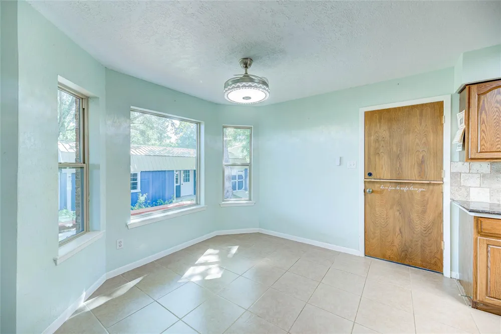 20 Valley Drive Coldspring, TX 77331