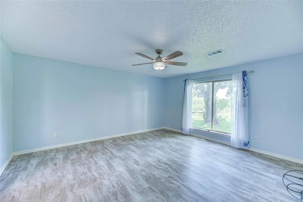 20 Valley Drive Coldspring, TX 77331