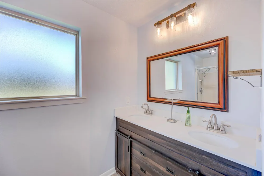 20 Valley Drive Coldspring, TX 77331