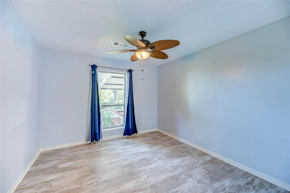 20 Valley Drive Coldspring, TX 77331