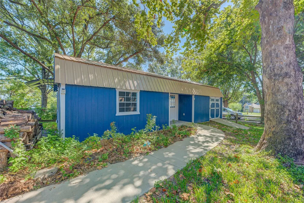 20 Valley Drive Coldspring, TX 77331