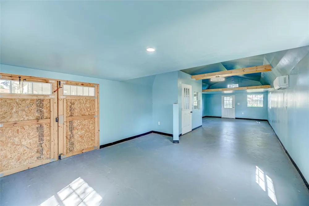 20 Valley Drive Coldspring, TX 77331