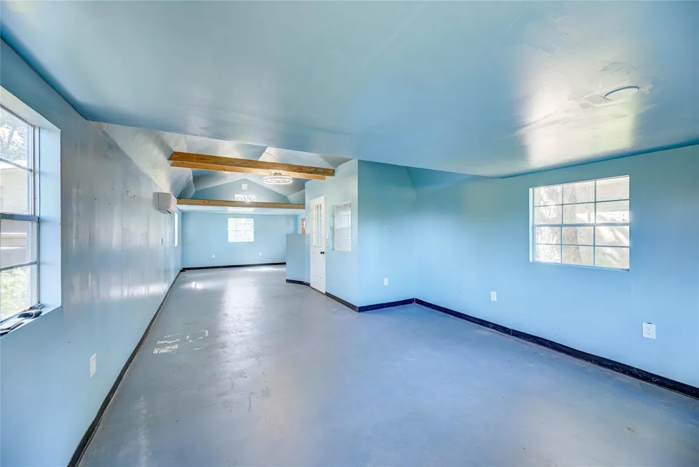 20 Valley Drive Coldspring, TX 77331