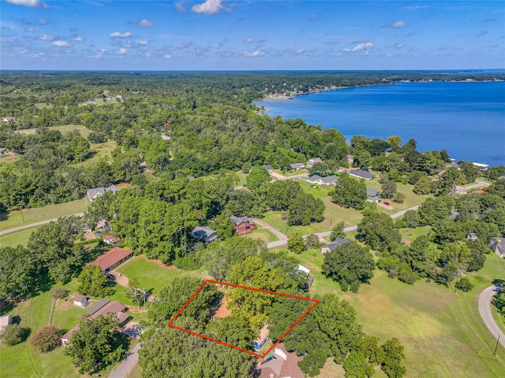 20 Valley Drive Coldspring, TX 77331