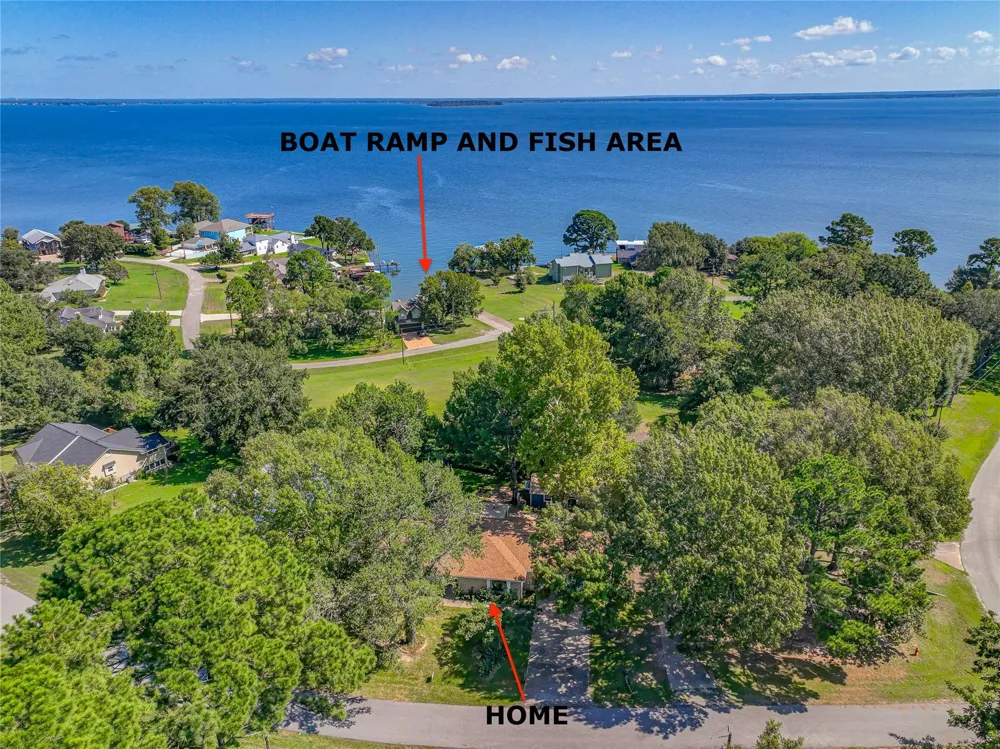 20 Valley Drive Coldspring, TX 77331