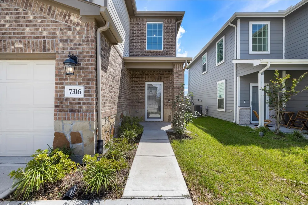 7316 Madison Commons Lane Houston, TX 77075