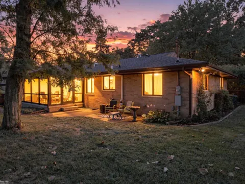3006 Hawthorne Drive