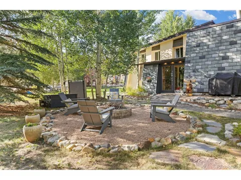 941 Fairview Boulevard #B-B6