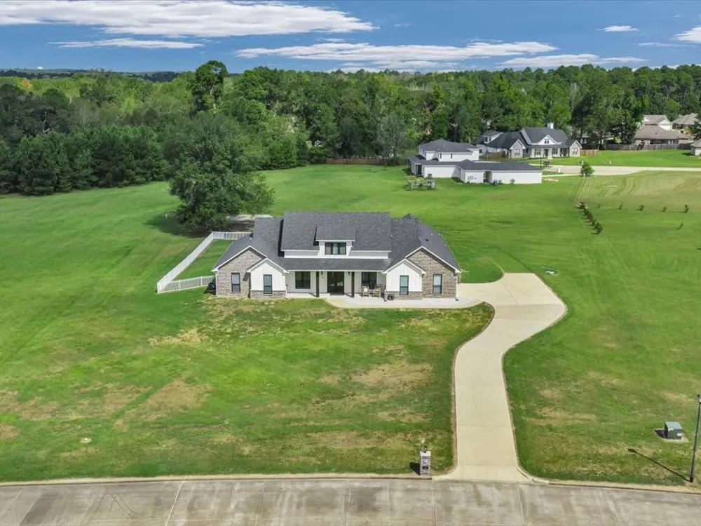 110 Saddle Creek Drive Lufkin, TX 75904