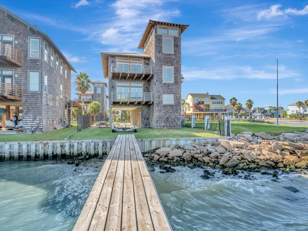 606 2nd St Seabrook, TX 77586