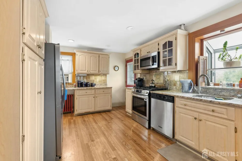 366 Broad Street Sewaren, NJ 07077