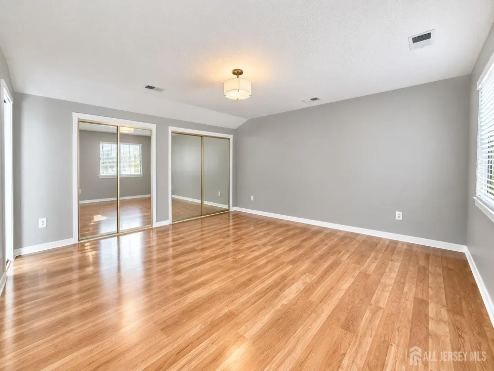 251 Sayre Drive Plainsboro, NJ 08540