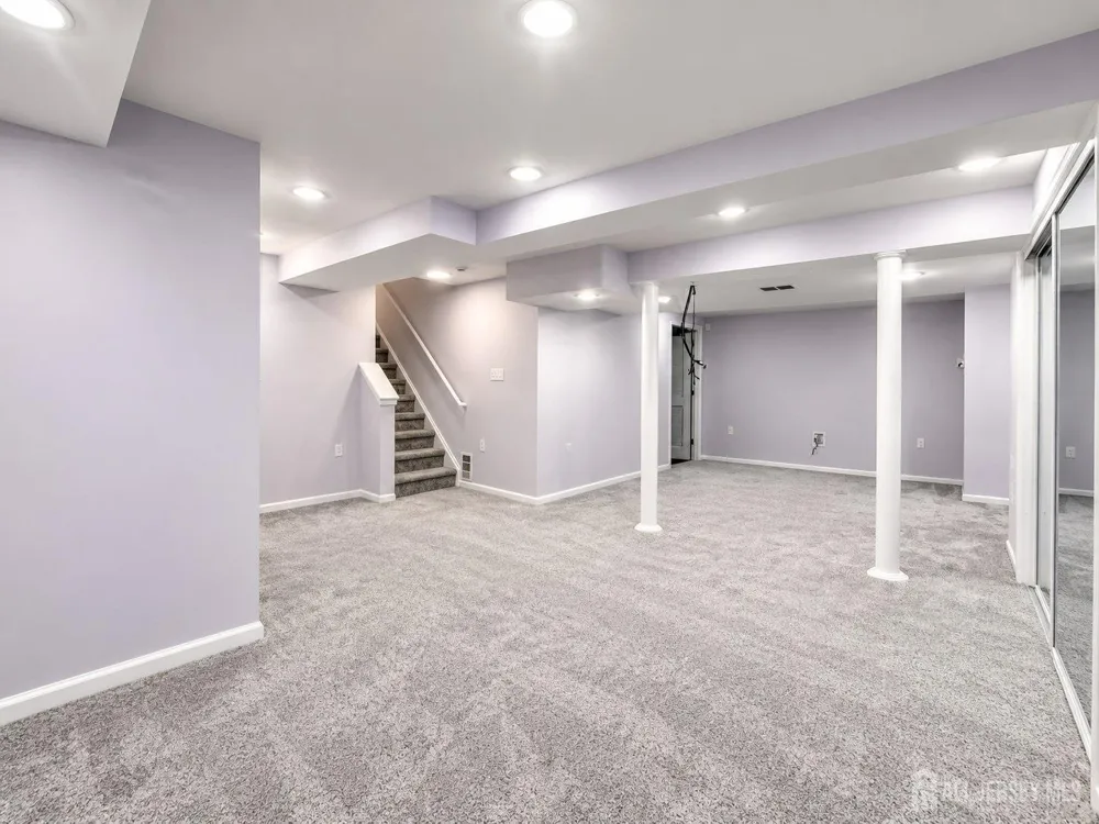 251 Sayre Drive Plainsboro, NJ 08540