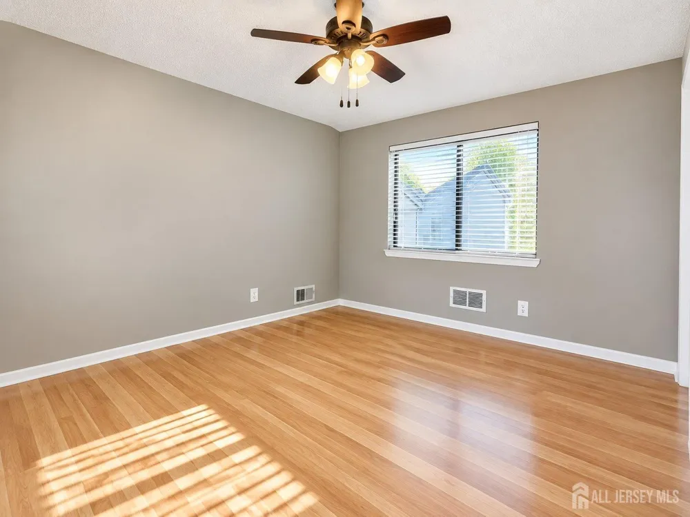 251 Sayre Drive Plainsboro, NJ 08540