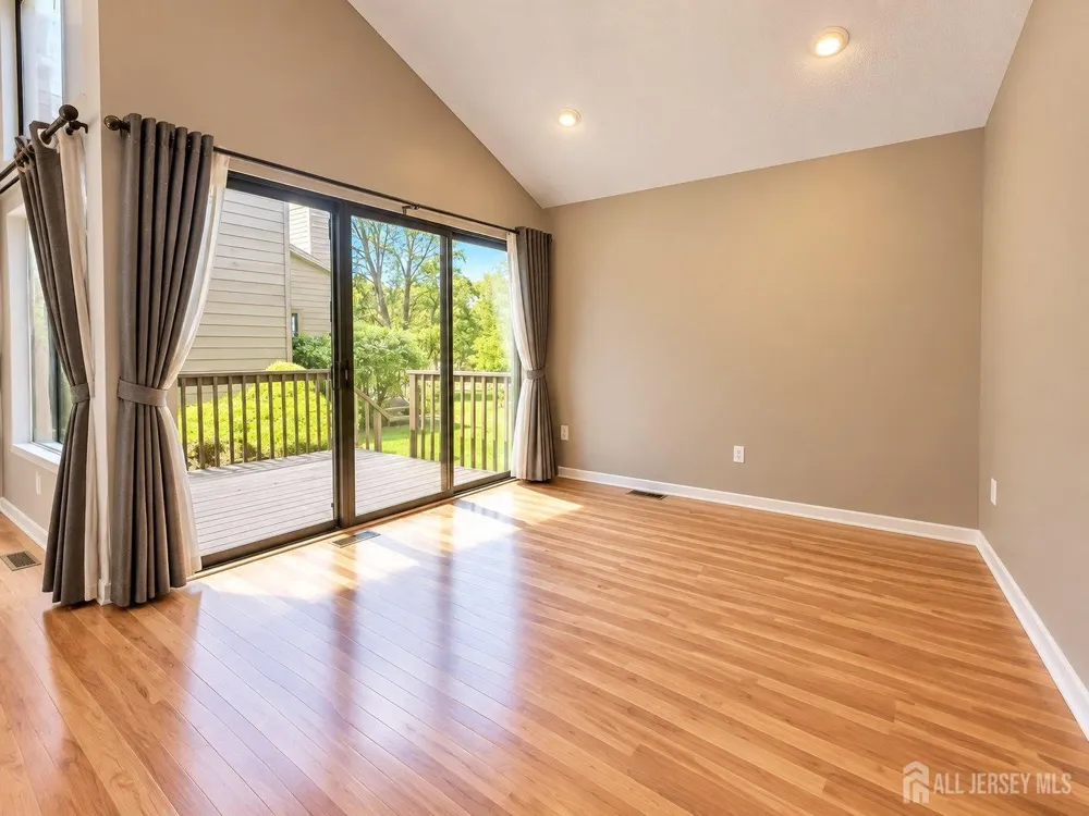 251 Sayre Drive Plainsboro, NJ 08540