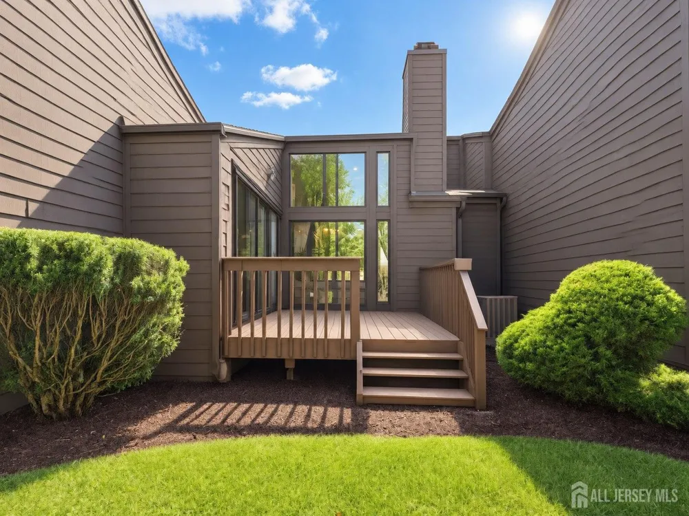 251 Sayre Drive Plainsboro, NJ 08540
