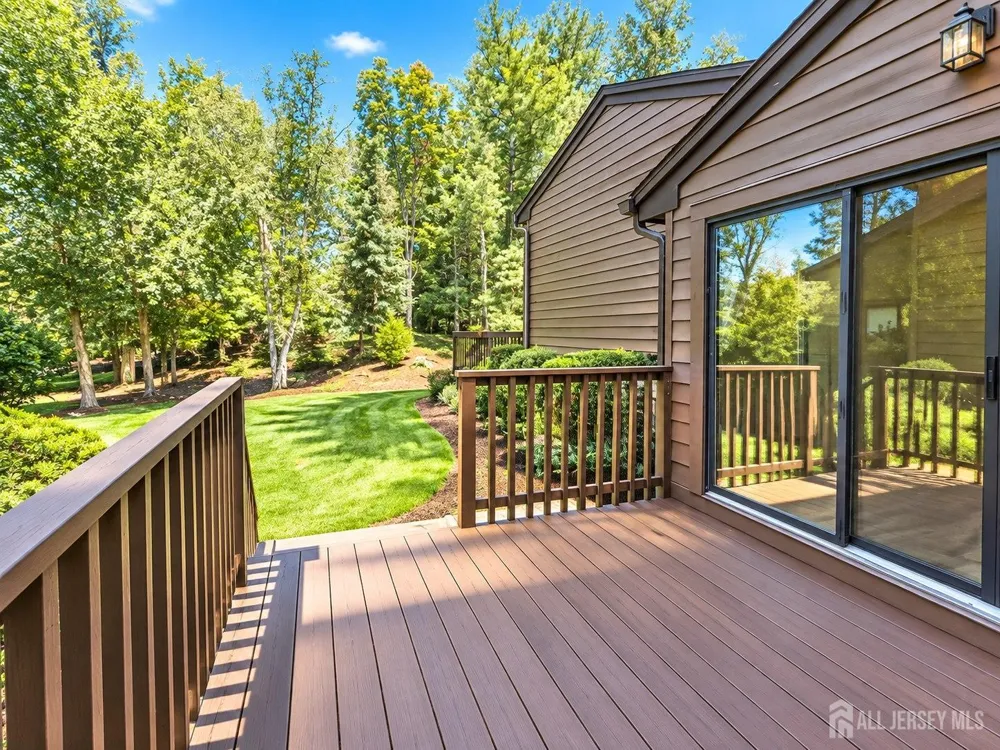 251 Sayre Drive Plainsboro, NJ 08540