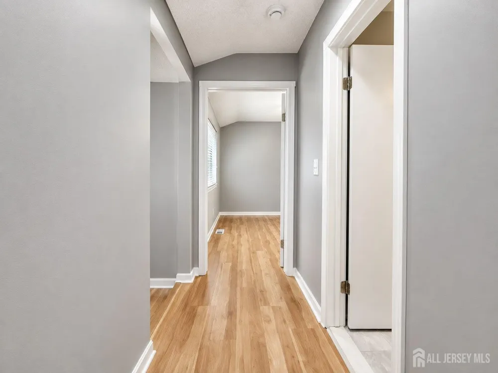 251 Sayre Drive Plainsboro, NJ 08540