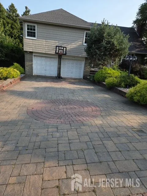 713 Roessner Drive Union, NJ 07083