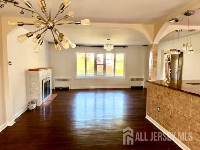 713 Roessner Drive Union, NJ 07083