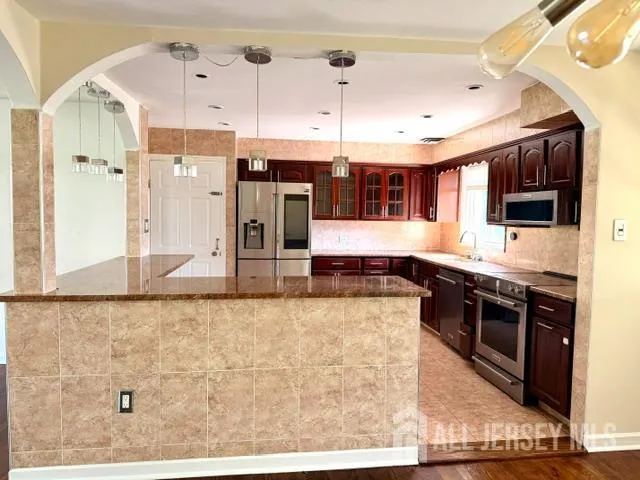 713 Roessner Drive Union, NJ 07083