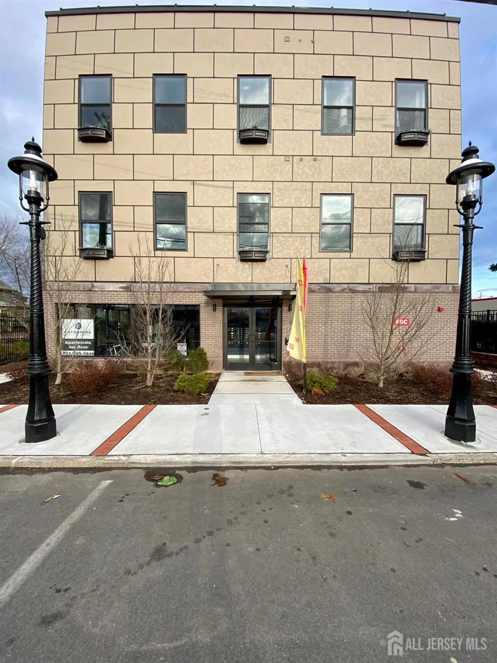 22 Center Street #203 Metuchen, NJ 08840