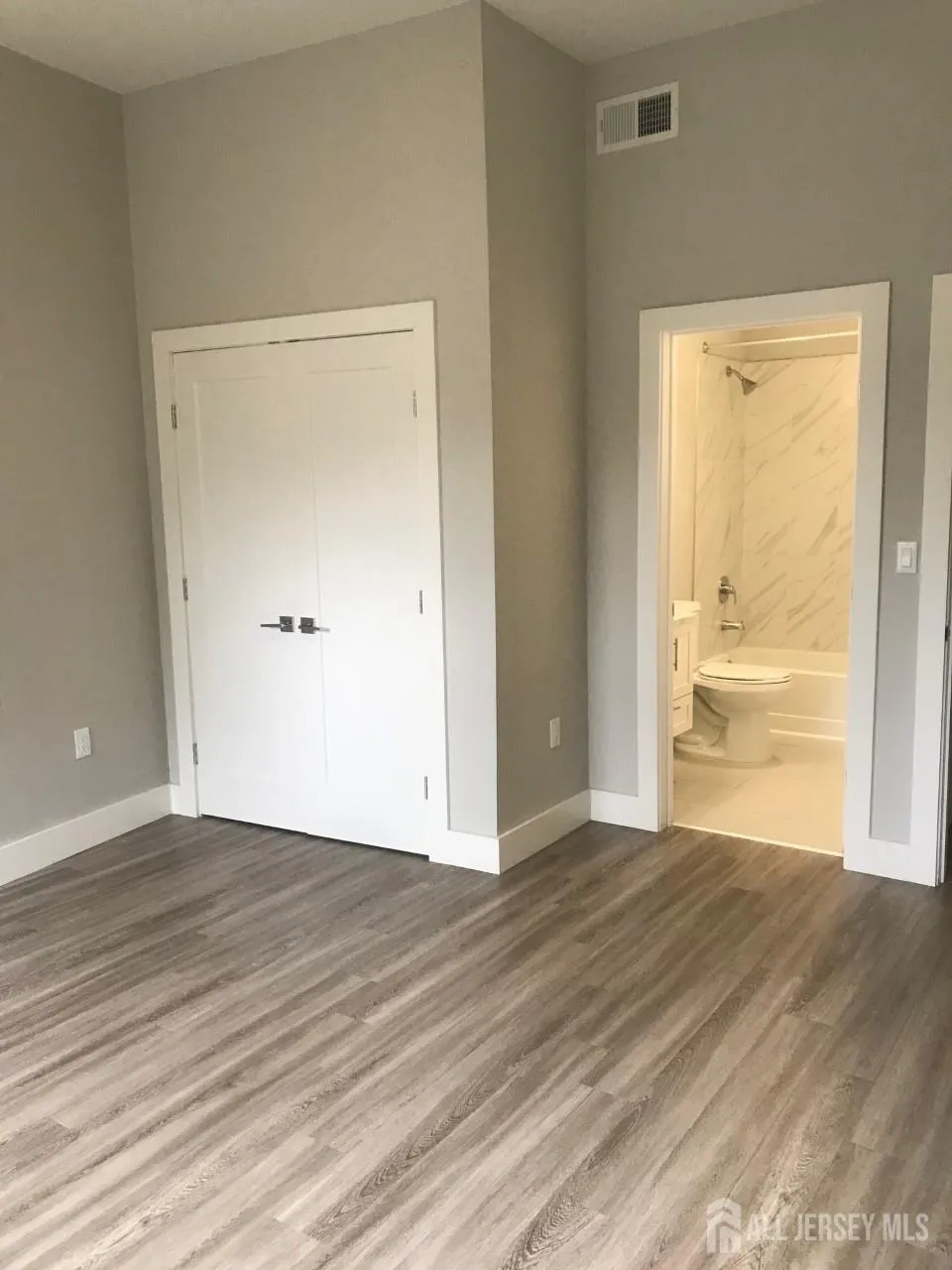 22 Center Street #203 Metuchen, NJ 08840