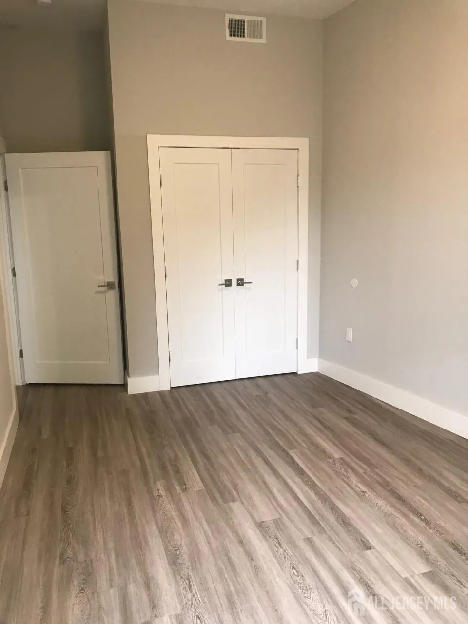 22 Center Street #203 Metuchen, NJ 08840