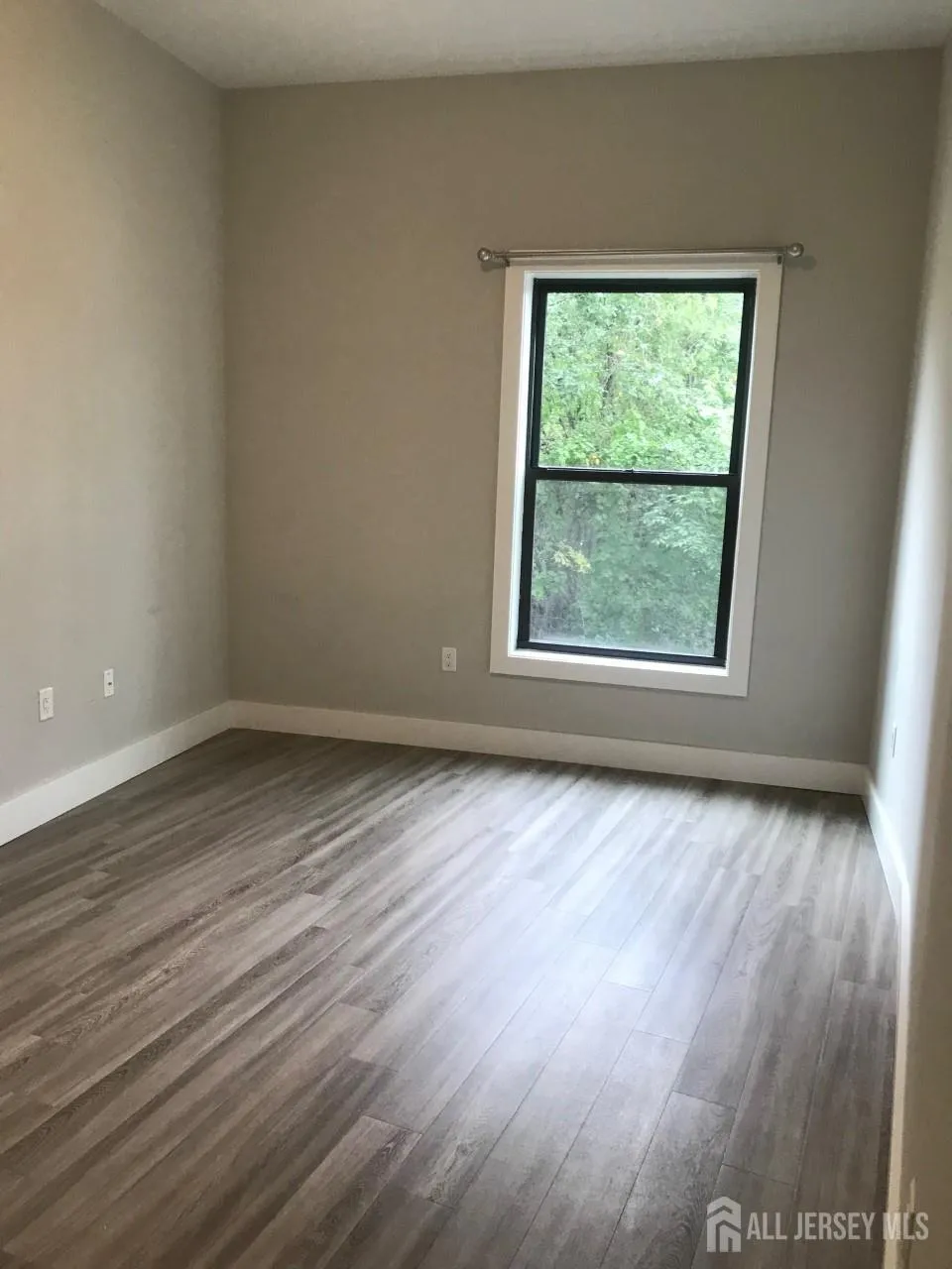 22 Center Street #203 Metuchen, NJ 08840