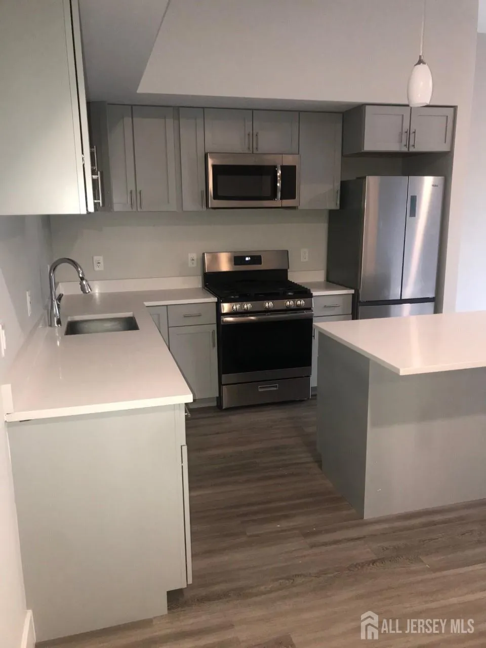 22 Center Street #203 Metuchen, NJ 08840