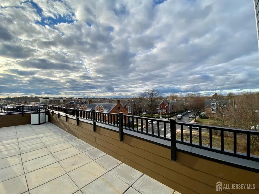 22 Center Street #203 Metuchen, NJ 08840