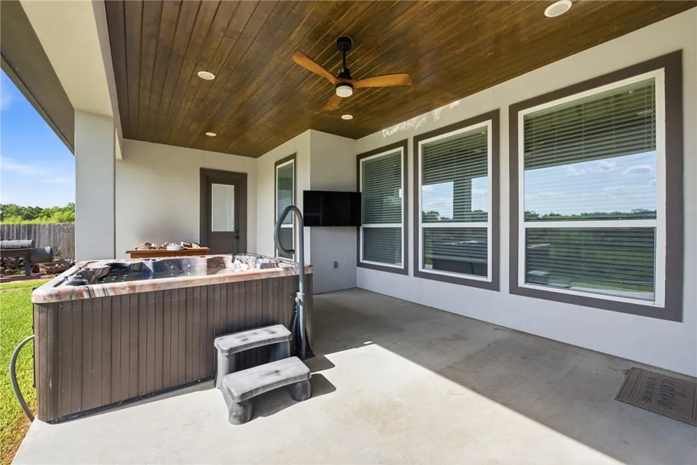 3009 Wolfpack Loop Bryan, TX 77808