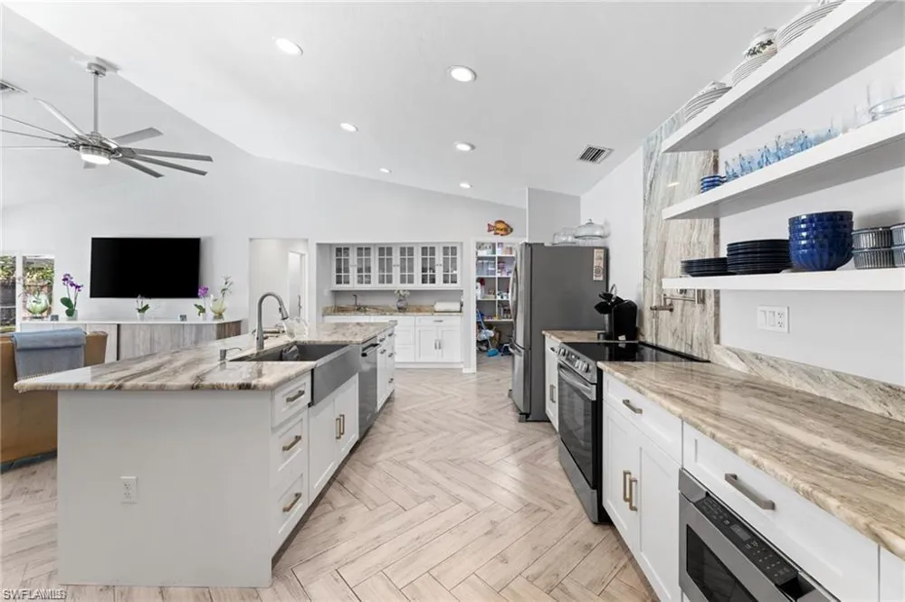 2467 Pine Woods Circle #3 Naples, FL 34105