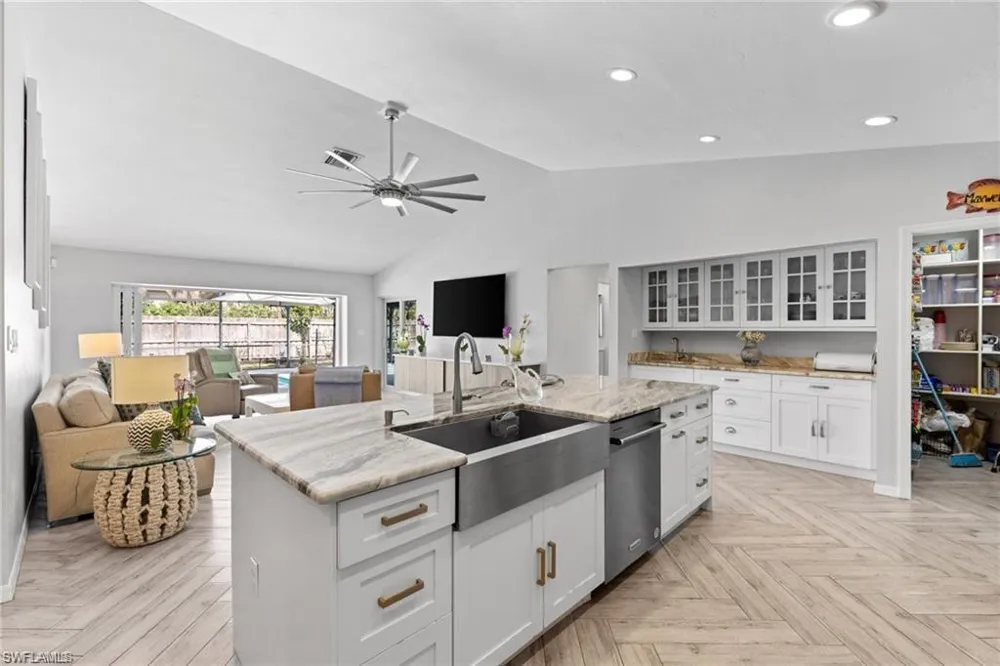 2467 Pine Woods Circle #3 Naples, FL 34105