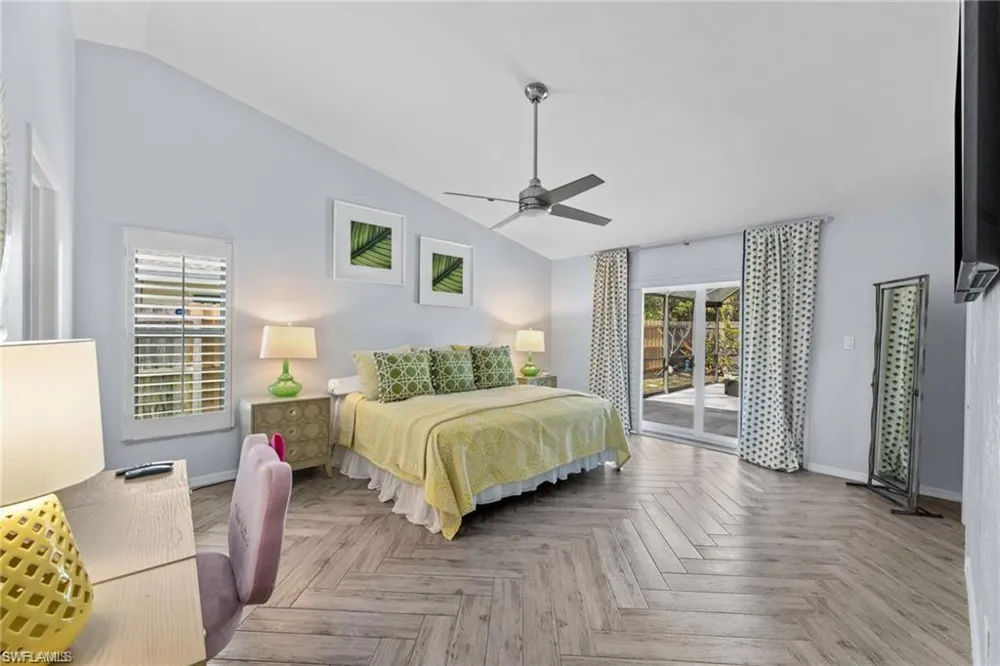 2467 Pine Woods Circle #3 Naples, FL 34105